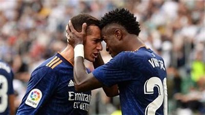 تقارير: ريال مدريد يتصدر سباق ضم مدافع توتنهام ميكي فان دي فين