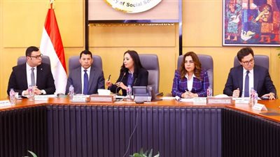 مايا مرسي تترأس اجتماع مجموعة العمل الوزارية بشأن تنفيذ زيادة فصول الحضانات