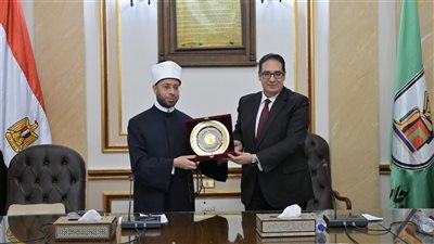 جامعة القاهرة تختتم فعاليات تدريب 100 من الأئمة والواعظات بوزارة الأوقاف 
