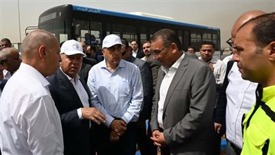 مدبولي يتفقد التشغيل التجريبى لمشروع الأتوبيس الترددي لمتابعة تشغيله للمواطنين