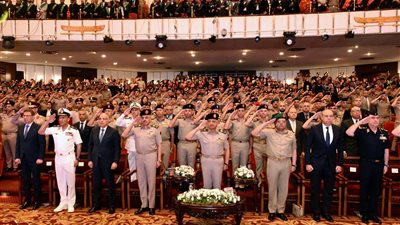 وزير الدفاع والإنتاج الحربى يشهد مناقشة البحث الرئيسى لهيئة البحوث العسكرية 