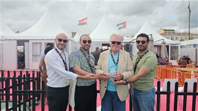 بالصور..الجناح المصري في سوق مهرجان كان يفوز بجائزة أفضل جناح لعام 2025