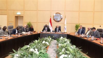 وزير الصناعة يستقبل وزير البنية التحتية وفك العزلة وصيانة الطرق بجمهورية تشاد