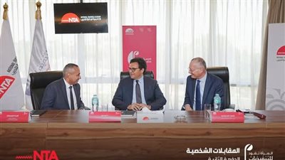 وزير الثقافة يشارك في اختيار المتقدمات لبرنامج 