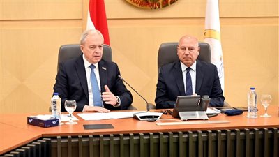 وزير الصناعة يبحث مع مجلس النواب البيلاروسي وضع خارطة طريق للتعاون بين البلدين