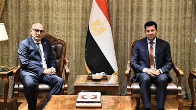 وزير الشباب والرياضة يبحث مع السفير التركي سبل تعزيز التعاون الثنائي في القطاعين الشبابي والرياضي