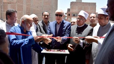 محافظ الأقصر يفتتح مسجد الحاج يوسف بدوى بمنطقة حوض الـ ١٨  