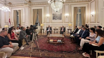نائب وزير الخارجية يلتقي الجالية المصرية باليونان ويدعوهم لمؤتمر أغسطس