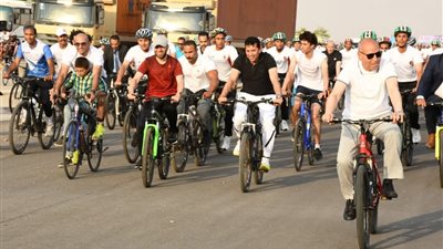 وزيرا الشباب والرياضه والأوقاف ومحافظ القاهره يشاركون بماراثون الدراجات بالعاصمه الإداريه بمشاركة أكثر من خمسة آلاف شاب