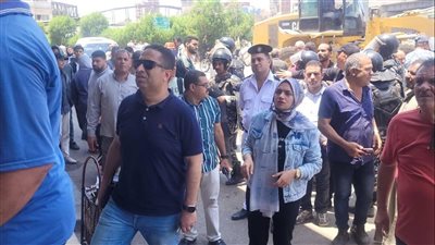 بنها تزيل العشوائيات .. حملة رفع المخالفات وتنظيف كباري الرياح التوفيقي 