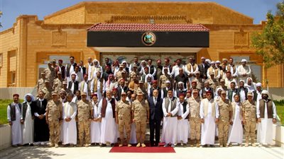 المنطقة الغربية العسكرية تنظم لقاء مع شيوخ وعواقل محافظة مطروح‎