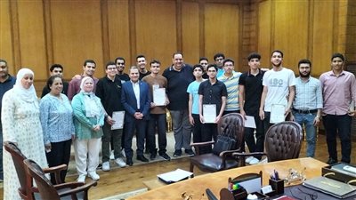 مدرسة المتفوقين STEM تكرّم أساتذة معهد علوم وتكنولوجيا النانو بجامعة كفر الشيخ 