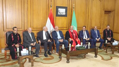 محافظ القليوبية يستقبل راعي الكنيسة الإنجيلية لتقديم التهنئة بمناسبة عيد الأضحى المُبارك