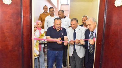 محافظ أسيوط يفتتح مركزًا طبيًا متكاملًا بأبوتيج لتوسيع مظلة الرعاية الصحية