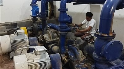 محافظ كفرالشيخ يوجه بإصلاح كسر مفاجئ بخط المياه الرئيسي بقرية منية مسير 
