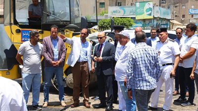 محافظ كفرالشيخ يتفقد أعمال رصف شارع الاستاد الرياضي