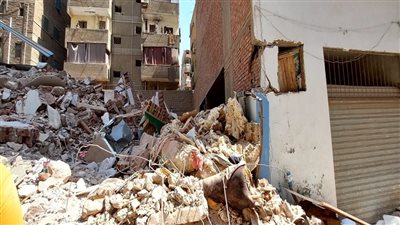 انهيار عقارين بشارع أبو سيف في منطقة المليحة بـحدائق القبة.. والحماية المدنية تتدخل لرفع الأنقاض