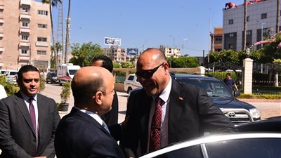 وزير العمل يلتقي محافظ كفر الشيخ لبحث تفعيل سُبل التعاون في الملفات المشتركة
