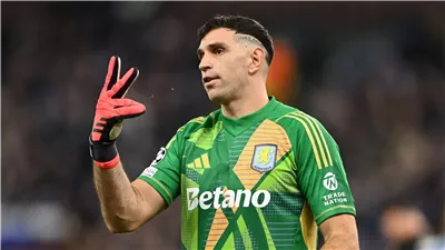 ذا صن: مارتينيز يضغط من أجل الانتقال إلى مانشستر يونايتد