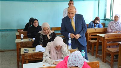 غدا .. 28 ألف طالب فى كفرالشيخ  يؤدون امتحان الفيزياء والتاريخ   