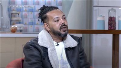 القبض على المطرب محمود الحسيني بتهمة التعدي على طليقته خلال جلسة نفقة في البدرشين
