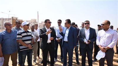 وزير الإسكان يبدأ جولة تفقدية بالعاشر من رمضان ويتفقد مشروع ديارنا السكني بالمدينة