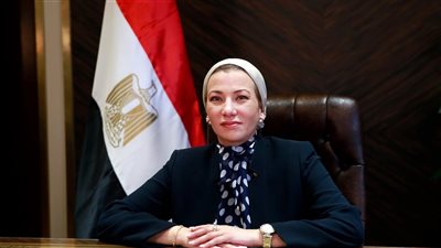 وزيرة البيئة تعلن نجاح المهمة الأولى في تنفيذ برنامج تركيب أجهزة التتبع بالأقمار الصناعية على عدد من أسماك القرش بالبحر الأحمر