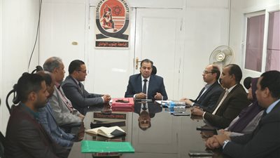 رئيس جامعة جنوب الوادي يناقش الاستعداد للعام الجامعي الجديد و تطبيق معايير الجودة بالجامعة الأهلية