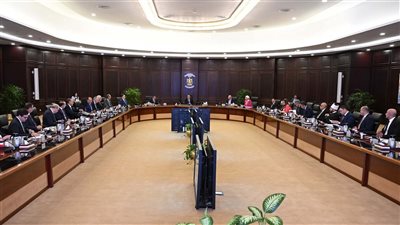 مجلس الوزراء يوافق على مشروع القرار المقدم من الجهاز المركزي للتنظيم والإدارة لترقية العاملين بالجهاز الإداري
