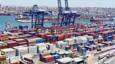نشاط ملحوظ في حركتي التداول والملاحة بالهيئة العامة لميناء الإسكندرية خلال 24 ساعة