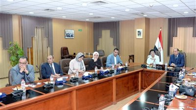 نائب وزير الصحة تبحث التعاون مع جامعة المنصورة لتنفيذ الخطة العاجلة للسكان والتنمية