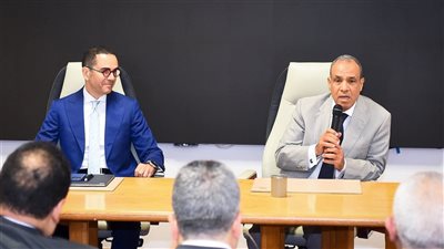 وزير الخارجية والهجرة يستقبل وزير الاستثمار والتجارة الخارجية لدعم الاقتصاد والتنمية