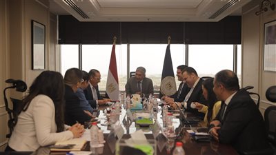 فتحي يبحث مع أحد الشركات الصينية الرائدة في مجال البواخر السياحية  تطوير منتج السياحة النيلية