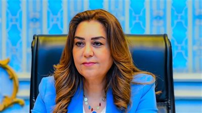وزيرة التنمية المحلية تستعرض تقريرًا عن إنجازات برنامج 