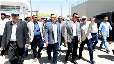 وزير الإسكان ومحافظ بني سويف يتفقدان مشروع توسعات محطة مياه شرب أشمنت 