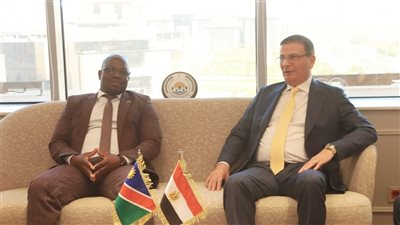 وزير الزراعة يبحث مع وفد برلماني ناميبي تعزيز التعاون في المجال الزراعي بين البلدين
