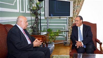 وزير الخارجية والهجرة يستقبل أمين سر اللجنة المركزية لحركة فتح الفلسطينية