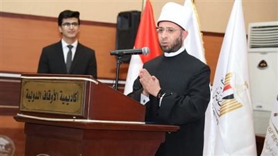وزير الأوقاف يفتتح معسكر 
