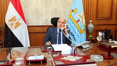 محافظ كفرالشيخ يهنئ أوائل الدبلومات الفنية على مستوى الجمهورية من طالبات المحافظة 