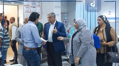 محافظ الإسكندرية يزور مصابي انهيار عقار العطارين ويوجه بصرف التعويضات بسرعة