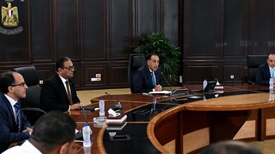 رئيس الوزراء: تشغيل كامل لسفن التغييز وسداد أكثر من مليار دولار للشركاء الأجانب
