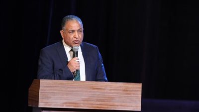 جامعة الأزهر تحتفل بأول دفعة من برنامج الطب التكاملي.. وفكري خضر يشيد بجهود الطبيبات والأساتذة