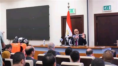 وزير العمل يعقد مؤتمرًا صحفيًا لإطلاق حملة 