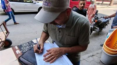 استمرار حملات إزالة الإشغالات والتعديات بمدينة دمياط لتحقيق الانضباط المروري