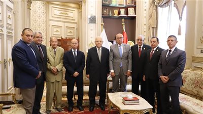 وزير العدل الأسبق يزور رئيس محكمة النقض لتهنئته بتولّي منصبه الجديد