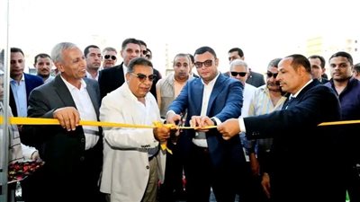 وزير الإسكان ومحافظ الدقهلية يفتتحان مركز خدمة عملاء شركة مياه الشرب والصرف الصحي بمدينة نبروه