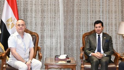 وزير الرياضة يلتقي ممثل صندوق الأمم المتحدة للسكان في مصر