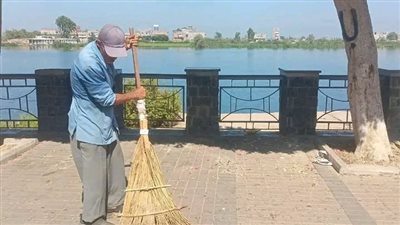 الوحدات المحلية بدمياط تكثف جهودها لرفع المخلفات و مكافحة الحشرات والبعوض وتطعيم الكلاب 