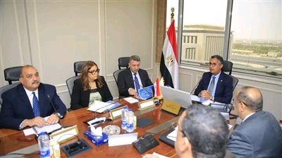 وزير التموين يجتمع مع رئيس مجلس إدارة الشركة العامة لتجارة الجملة