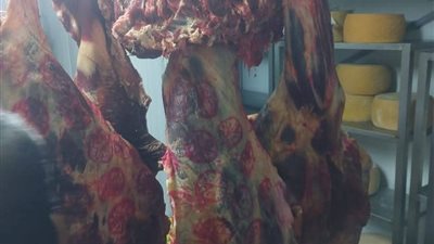 حملة تموينية بأسيوط تكشف لحومًا فاسدة داخل مطاعم كبري 